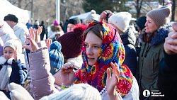 Массовые гулянья в честь Масленицы прошли в парках Челябинска