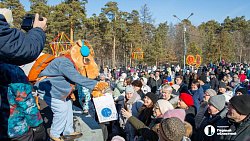 Массовые гулянья в честь Масленицы прошли в парках Челябинска