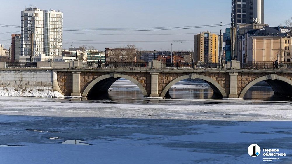 В Челябинске начали штрафовать за выход на тонкий лед