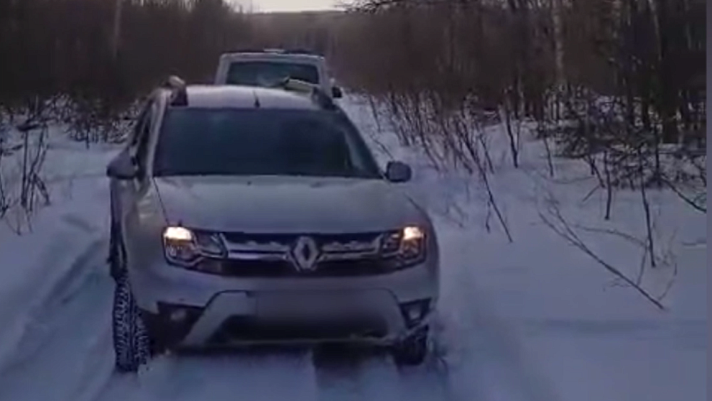 Дэпээсники спасли из снежного плена семью с ребенком в Саткинском районе