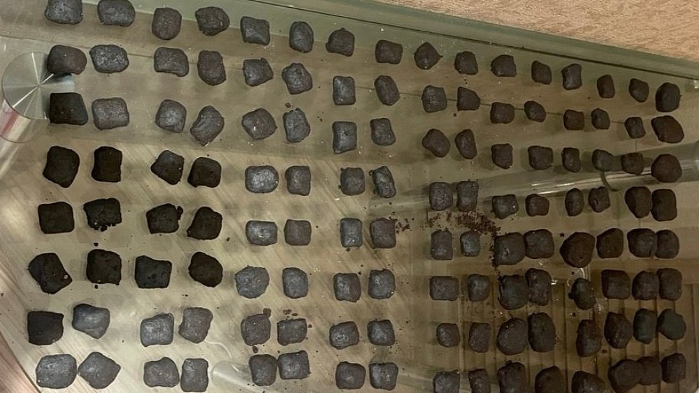 В Челябинске задержали мужчину с крупной партией гашиша и мефедрона