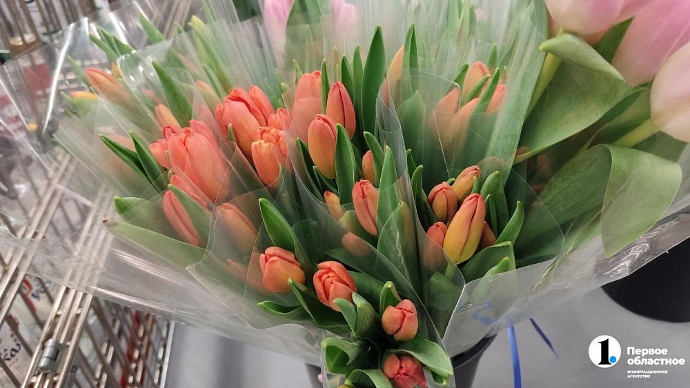 В Челябинске магазины крупной сети будут продавать тюльпаны за рубль