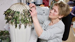 Алексей Текслер поздравил с 8 Марта участниц благотворительного сообщества «Шьем нашим»