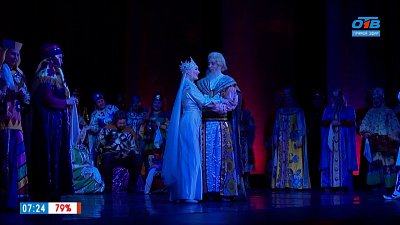 Перья и шляпки в сюжете «Красивый выход»