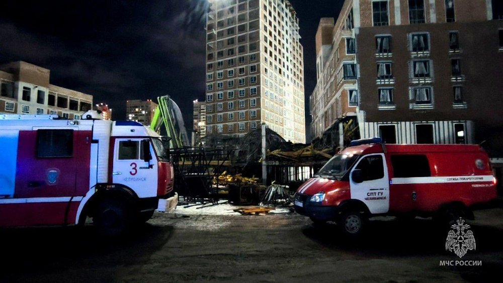 Рабочий погиб при обрушении кровли строящегося здания в Челябинске