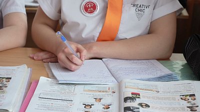 В Троицке школьникам включают популярные треки вместо звонков