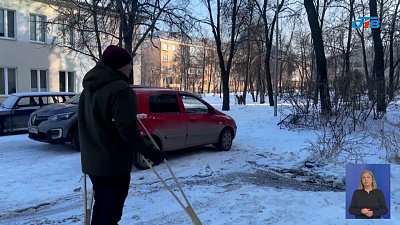 В Миассе гололед становится причиной травм