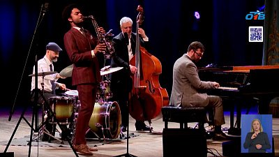 На Челябинской сцене выступил саксофонист из США