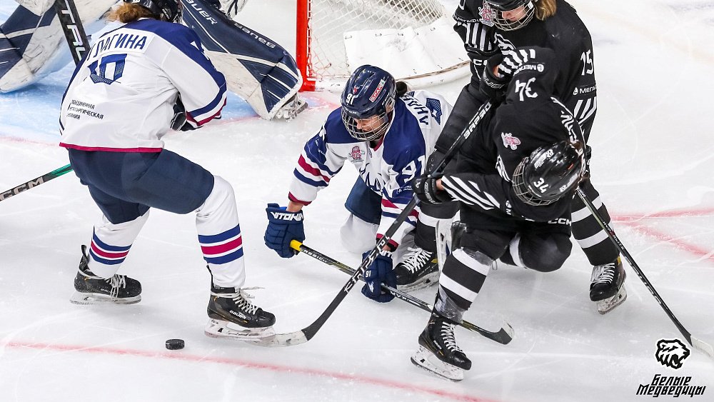Хоккейная команда «Белые медведицы» выбыла из борьбы за Кубок ЖХЛ