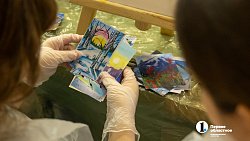 «Снеговики-добряки» привезли подарки в детское отделение челябинского психдиспансера