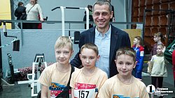 Титулованные спортсмены поддержали легкоатлетов на Кубке юных чемпионов в Челябинске