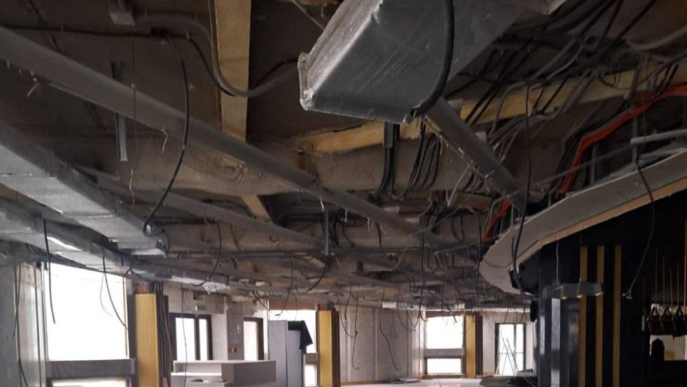 Потолок в Челябинской драме восстановят в течение недели