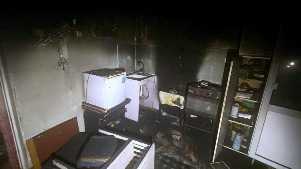 В Челябинске 93‑летняя бабушка попала в больницу после пожара в квартире