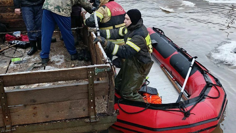В Аше эвакуируют местных жителей с подтопленных улиц