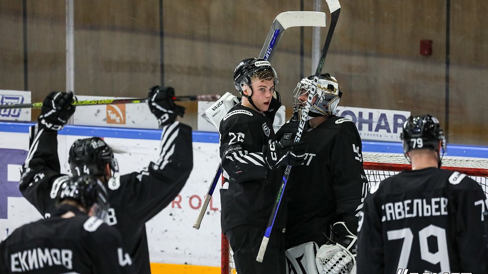Хоккейный клуб «Челмет» разгромил «Сокол» на финише чемпионата ВХЛ
