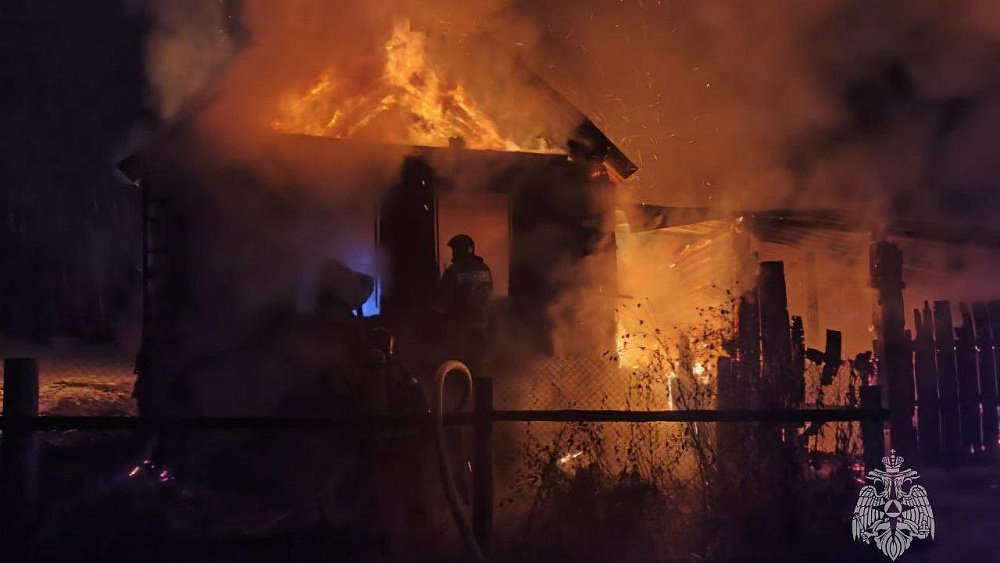 В Катав-Ивановске на пожаре в частном доме погибла семилетняя девочка