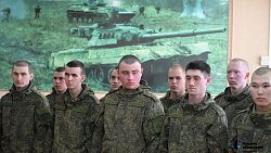 Алексей Текслер вручил награды военнослужащим 90‑й танковой дивизии