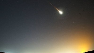 Яркий болид осветил небо над Уралом