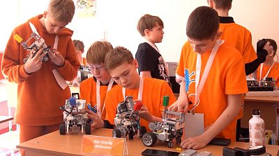 В Челябинске прошел региональный этап тап Международного фестиваля робототехники «РобоФинист»