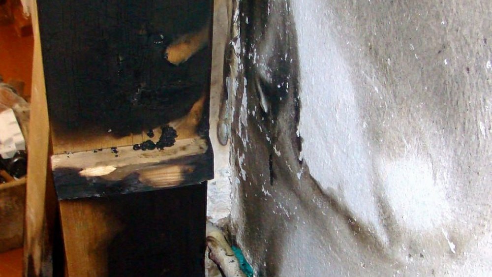 В Бакале восьмилетний мальчик пытался потушить пожар освежителем воздуха