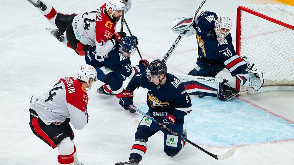 Хоккейный клуб «Металлург» проиграл второй домашний матч «Авангарду» в Кубке Гагарина