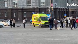 Машина медицинской помощи и две легковушки столкнулись в центре Челябинска