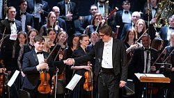 Сергей Маковецкий прочитал повесть «Метель» на сцене Челябинской филармонии