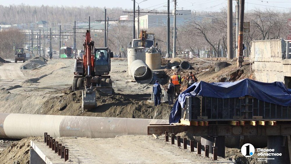 В Челябинске начали делать временный переезд для ремонта моста на ЧМЗ