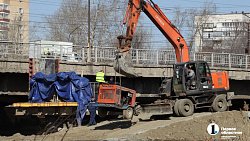 В Челябинске начали делать временный переезд для ремонта моста на ЧМЗ