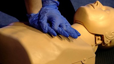 Челябинские школьники освоили навыки спасения жизней на мастер-классе по первой помощи