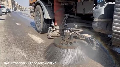 Коммунальные службы оперативно приступили к очистке улиц 