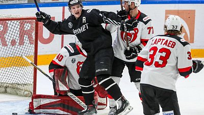 Хоккейный клуб «Челмет» выиграл у «Молота» и повел в серии 3‑2 в плей‑офф ВХЛ