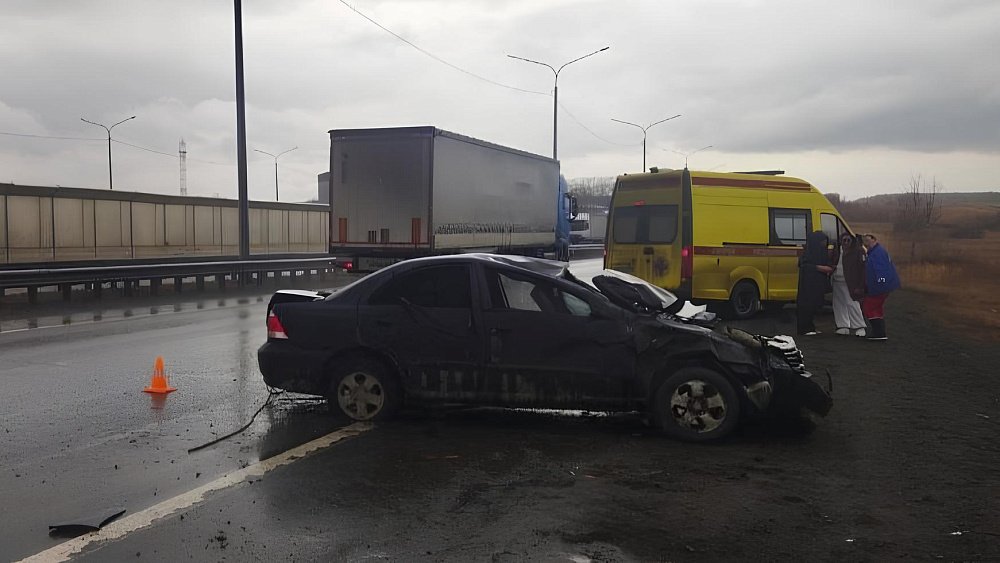 На трассе под Чебаркулем перевернулся Nissan, водитель погиб
