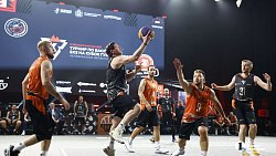 Алексей Текслер сыграл в баскетбол на Международном турнире 3х3