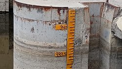 Старинный мост показался из‑под воды в Миассе во время паводка