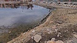 Старинный мост показался из‑под воды в Миассе во время паводка