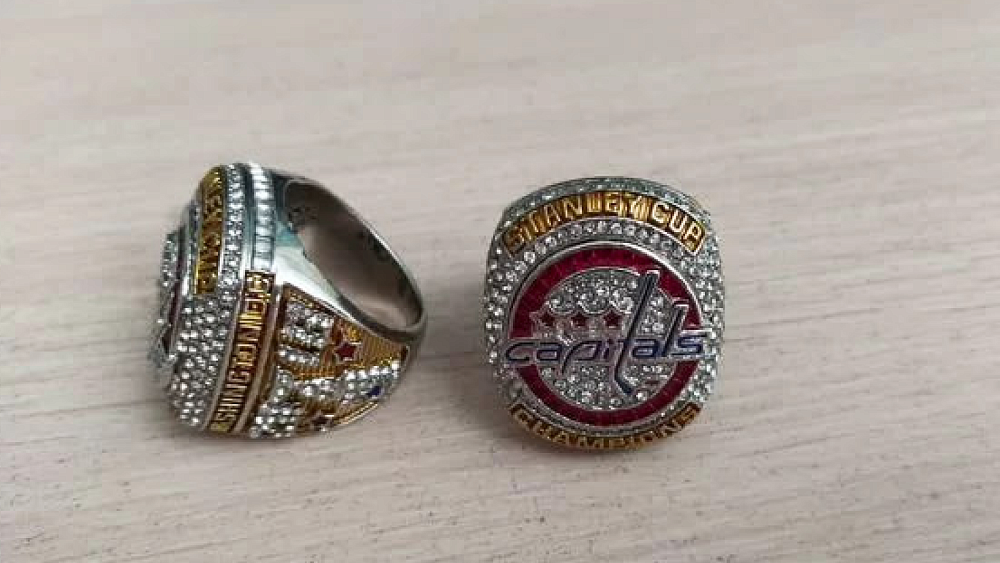 Житель Челябинска продает чемпионский перстень Александра Овечкина за 950 рублей