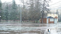 На Челябинск обрушился апрельский снегопад