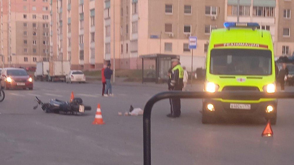 Мотоциклист и его пассажирка пострадали в ДТП в Челябинске