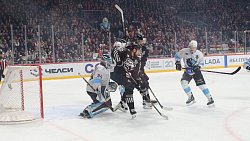 Этот «Трактор» скучать не даст — безнадежно уступал, но вновь выиграл у минского «Динамо»