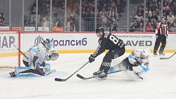 Этот «Трактор» скучать не даст — безнадежно уступал, но вновь выиграл у минского «Динамо»