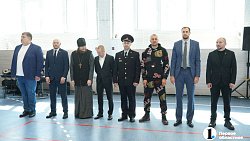 Боксер Сергей Ковалев открыл Всероссийский турнир «Кубок Танкограда» в Челябинске