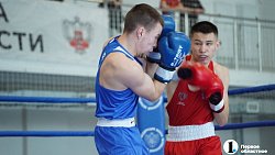 Боксер Сергей Ковалев открыл Всероссийский турнир «Кубок Танкограда» в Челябинске