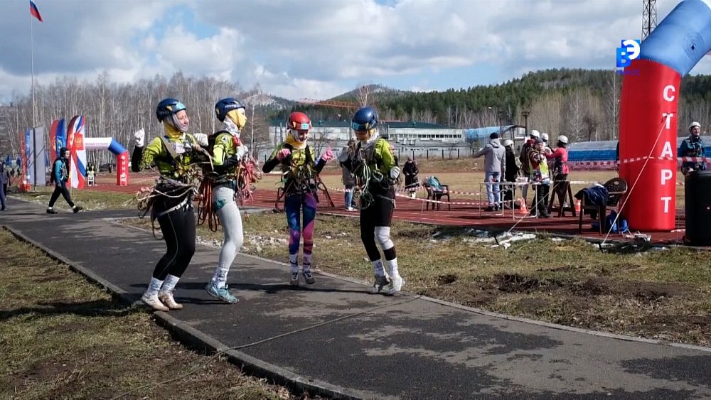 Юные туристы открыли сезон приключений в Миассе