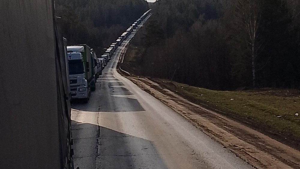 Трасса М-5 стоит в пробках от Усть-Катава и до границы Башкирии