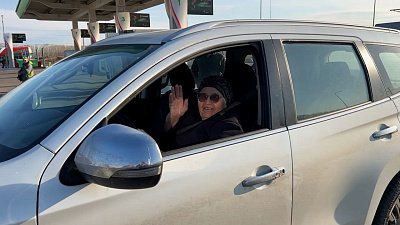 86-летняя челябинка в 17-й раз везет гуманитарную помощь «за ленточку»