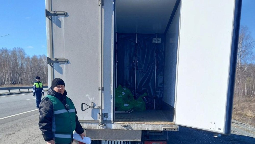 Южноуральские ветинспекторы остановили на дороге 250 кг колбасы без документов