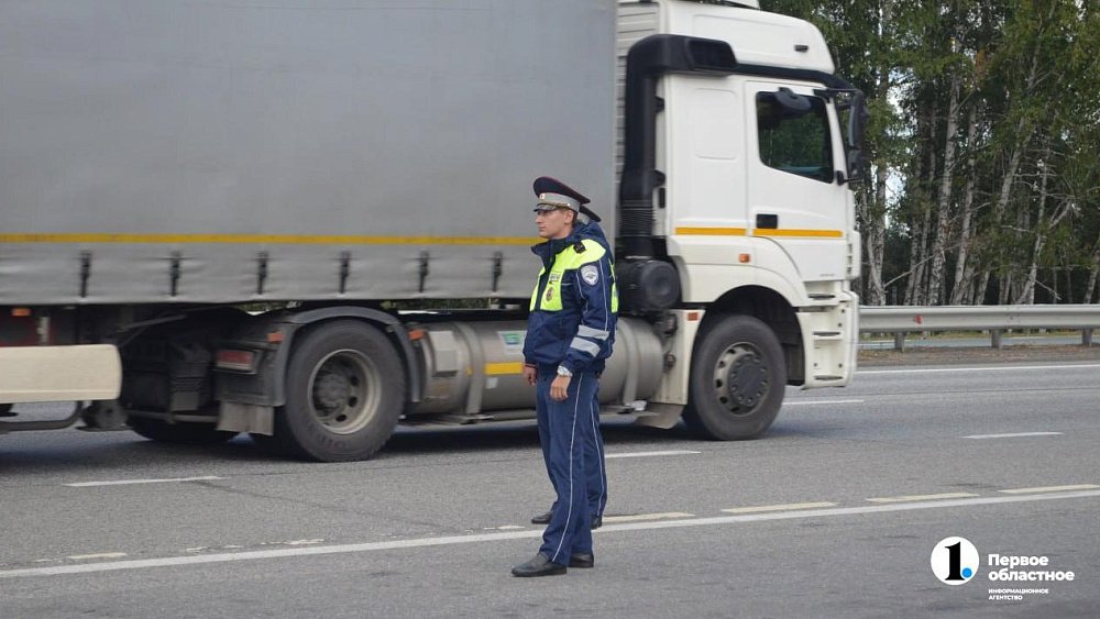 Для помощи водителям в пробке на М‑5 «Урал» дежурят медики и экипажи ГАИ