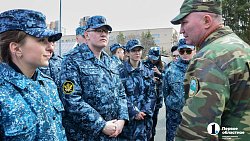 На субботнике в городском бору Челябинска впервые разделяют собранный мусор