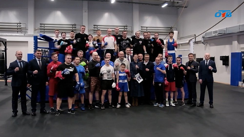 Губернатор Челябинской области вручил награды волонтерам «Народного фронта»